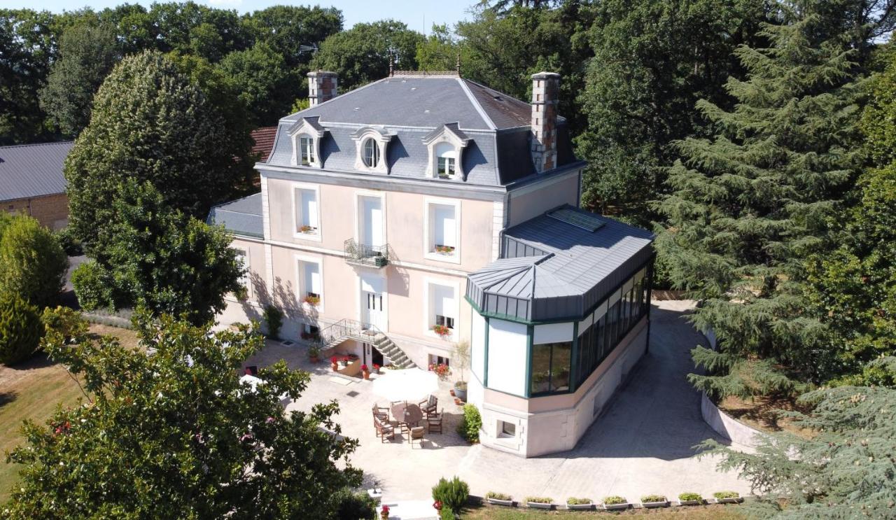 L'Isle-Jourdain  La Maison Ribotteau מראה חיצוני תמונה