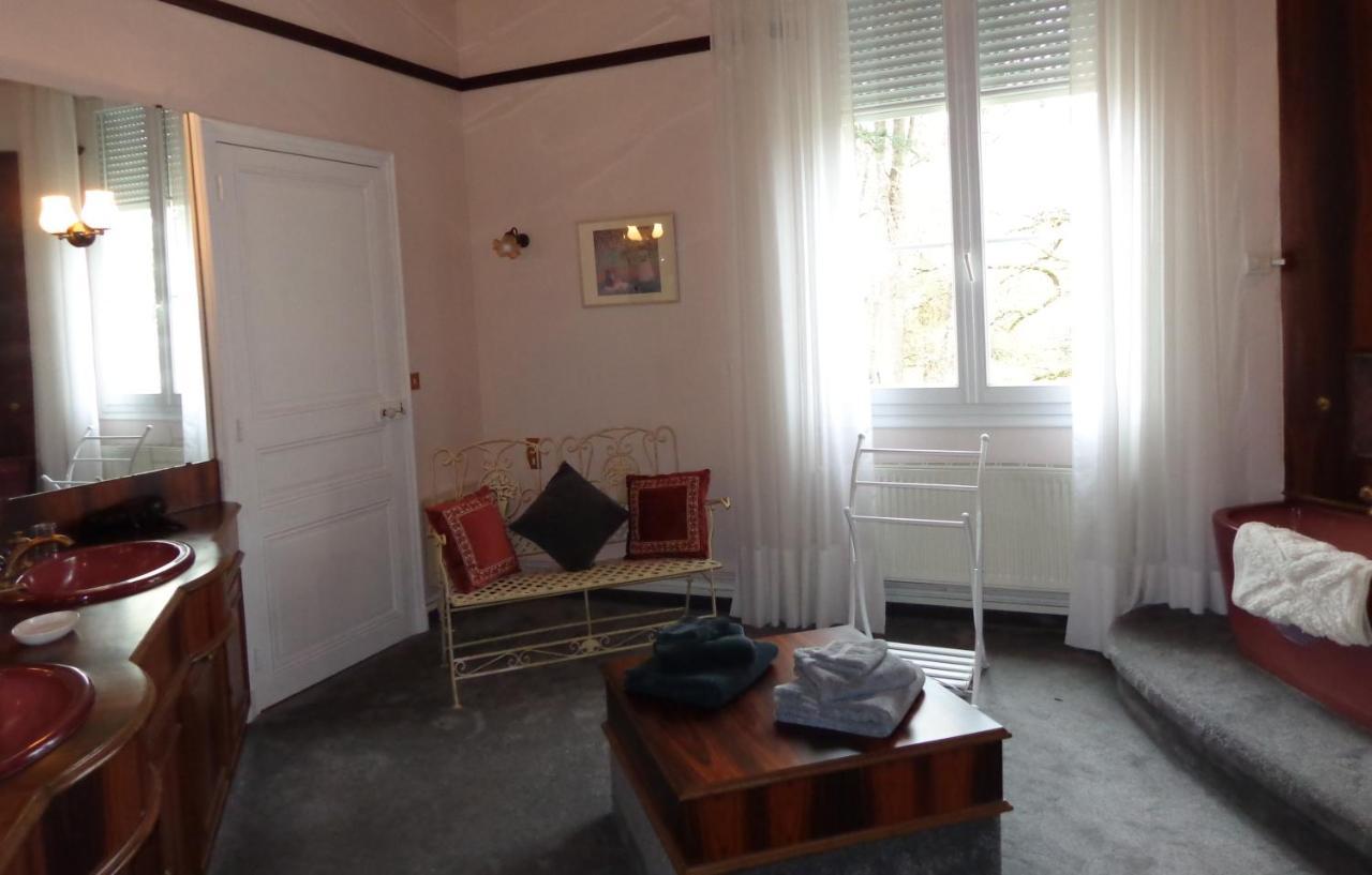 L'Isle-Jourdain  La Maison Ribotteau מראה חיצוני תמונה